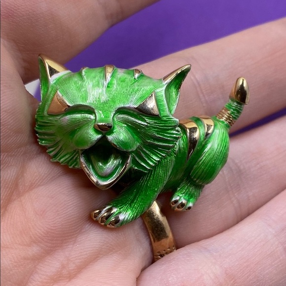 💛 Vintage Gold Tone Green Cat Brooch - Picture 4 of 4